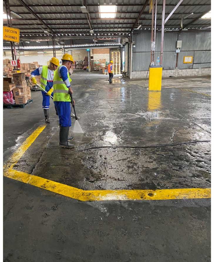 LAVADO DE PISOS INDUSTRIALES